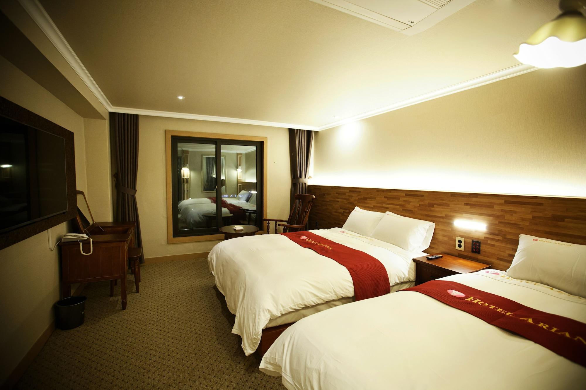 Ariana Hotel Тегу Екстер'єр фото