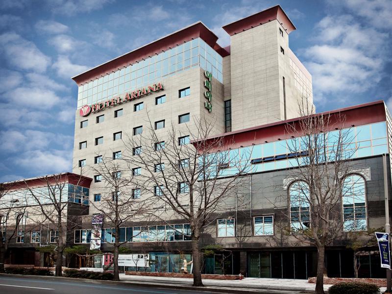 Ariana Hotel Тегу Екстер'єр фото